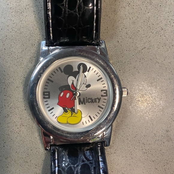 Watch - Picture 2 of 3